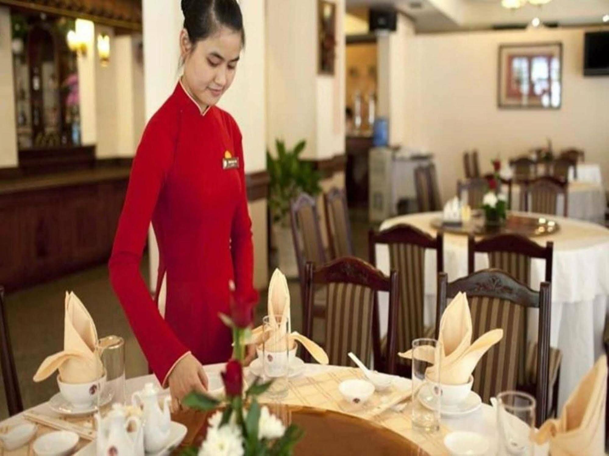 Tan Son Nhat 2 Hotel Ho Şi Min Exterior foto